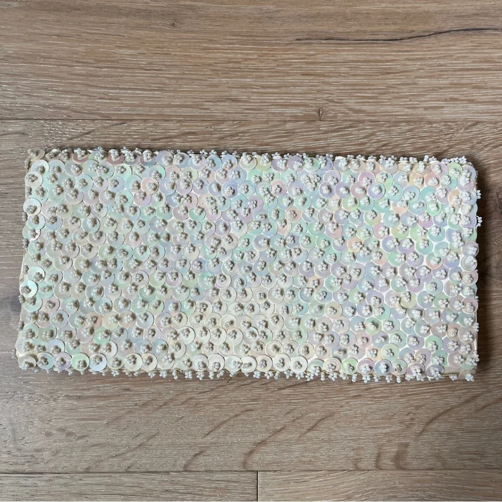 La Regal LTD vintage beaded clutch *J1